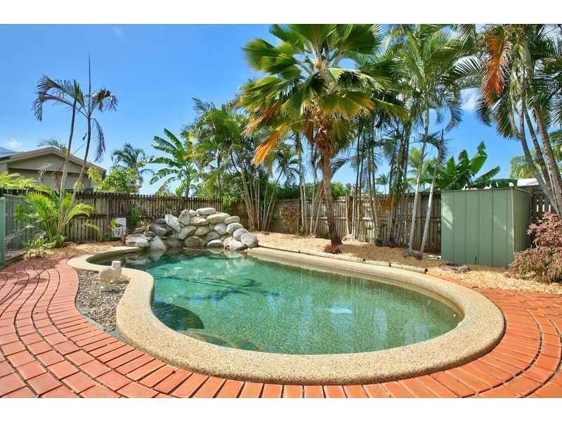 4 Sugar Glider Close, Kamerunga QLD 4870