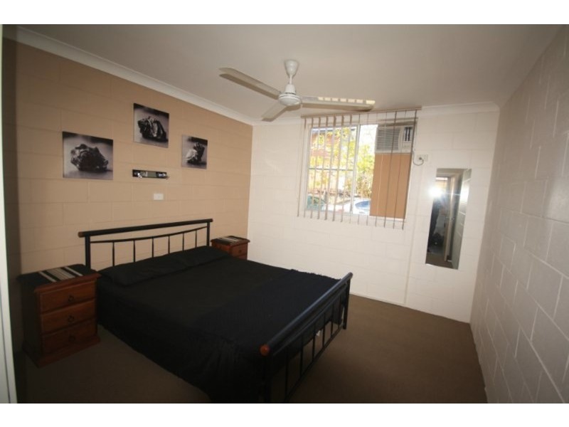 4/211 Lake Street, Cairns City QLD 4870