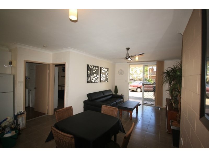 4/211 Lake Street, Cairns City QLD 4870