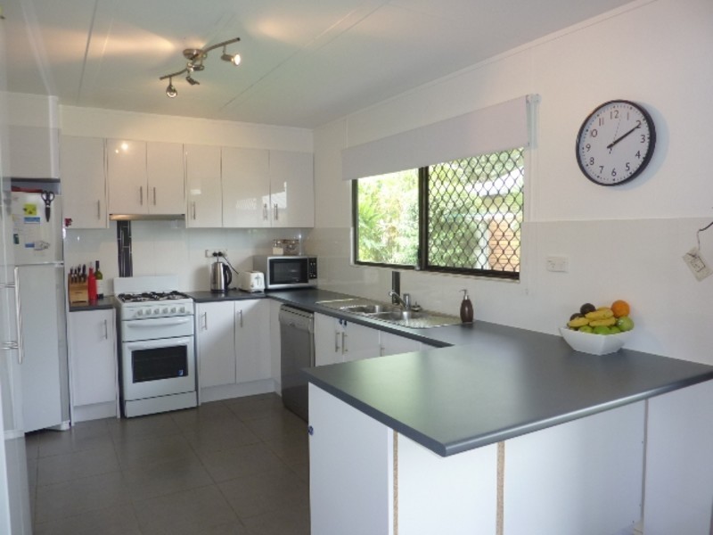 2 ALICE Close, Woree QLD 4868