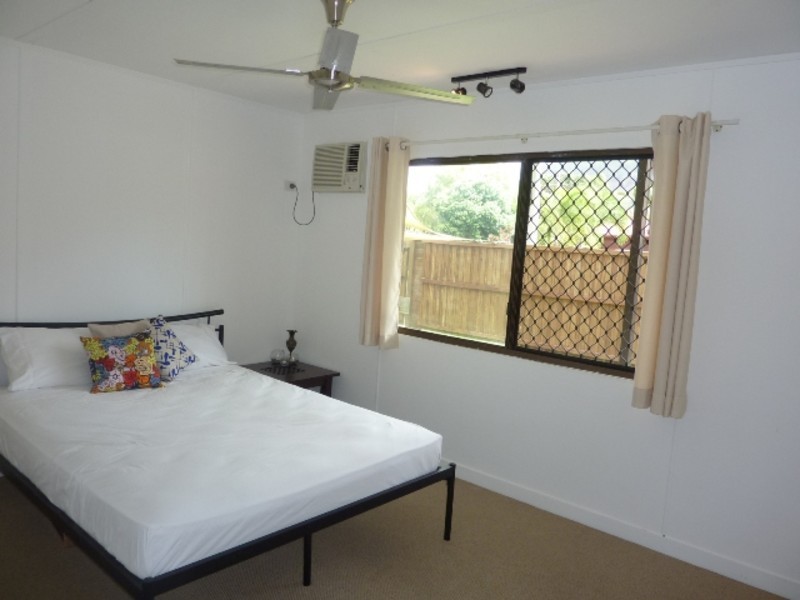 2 ALICE Close, Woree QLD 4868