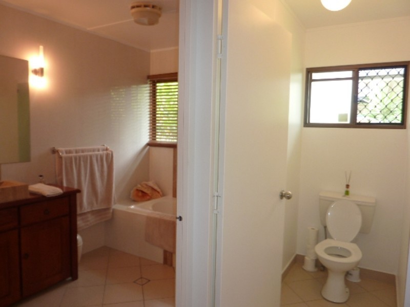 2 ALICE Close, Woree QLD 4868
