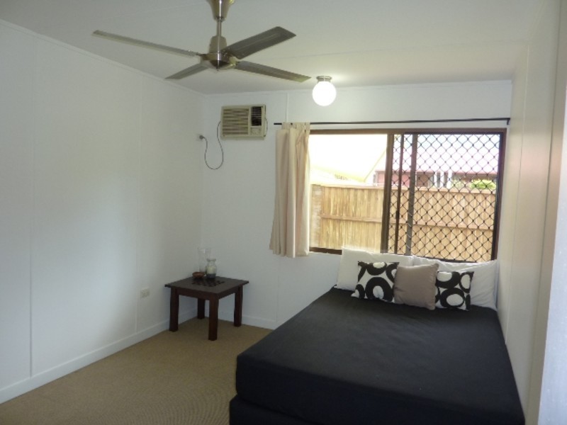 2 ALICE Close, Woree QLD 4868