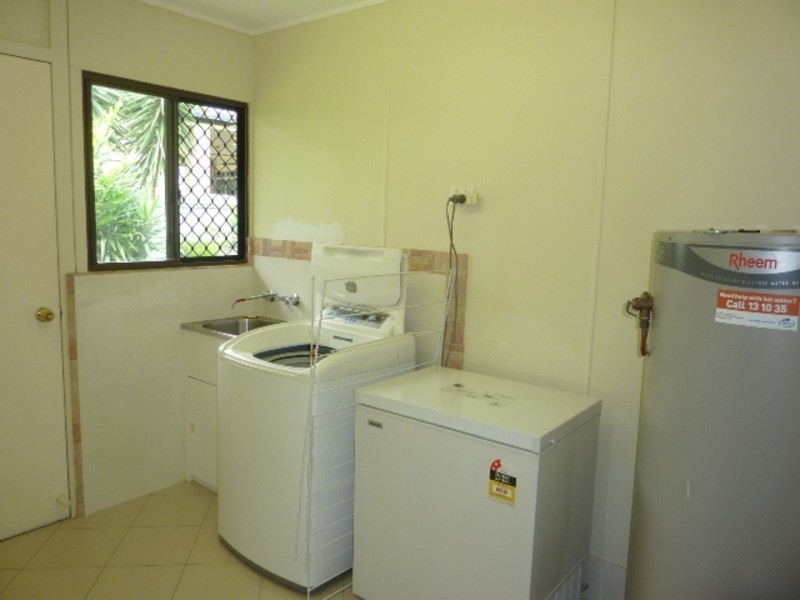 2 ALICE Close, Woree QLD 4868