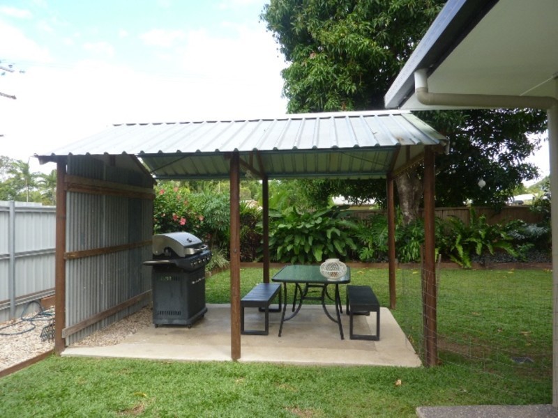 2 ALICE Close, Woree QLD 4868