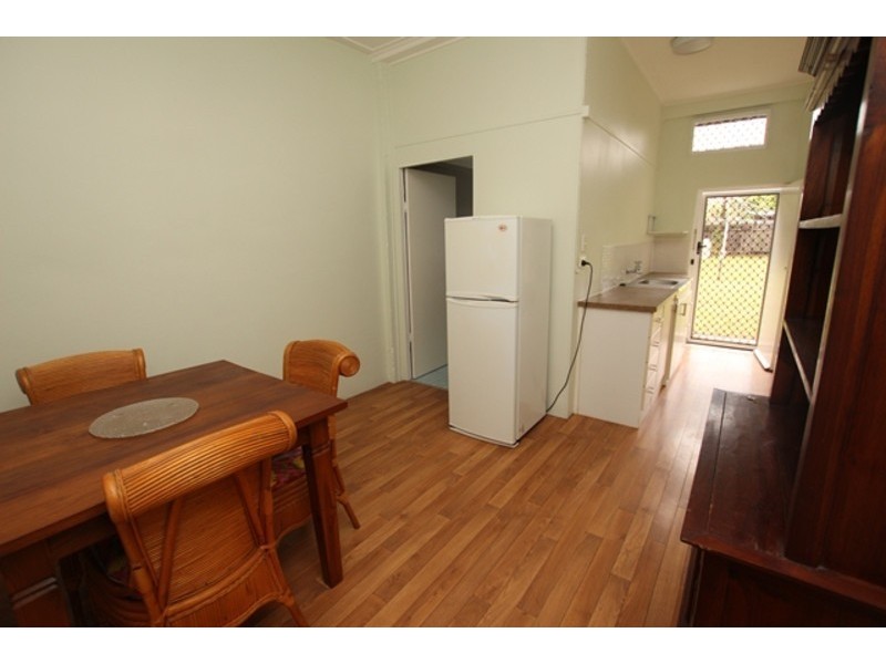 5/2 Mckenzie Street, Cairns North QLD 4870
