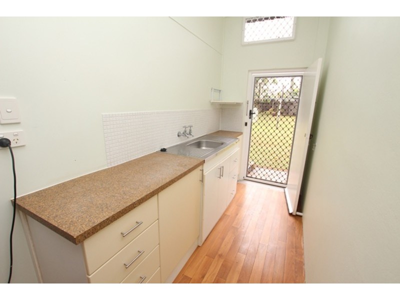 5/2 Mckenzie Street, Cairns North QLD 4870
