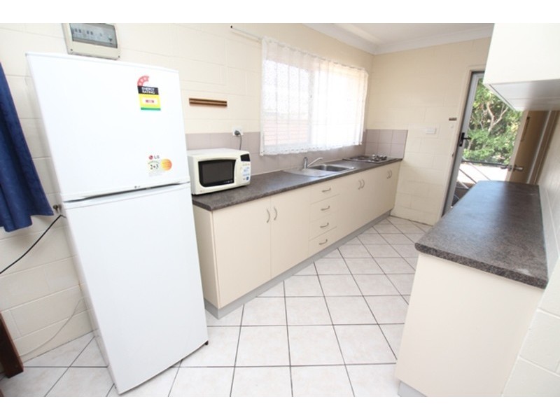 6/28 Digger Street, Cairns North QLD 4870