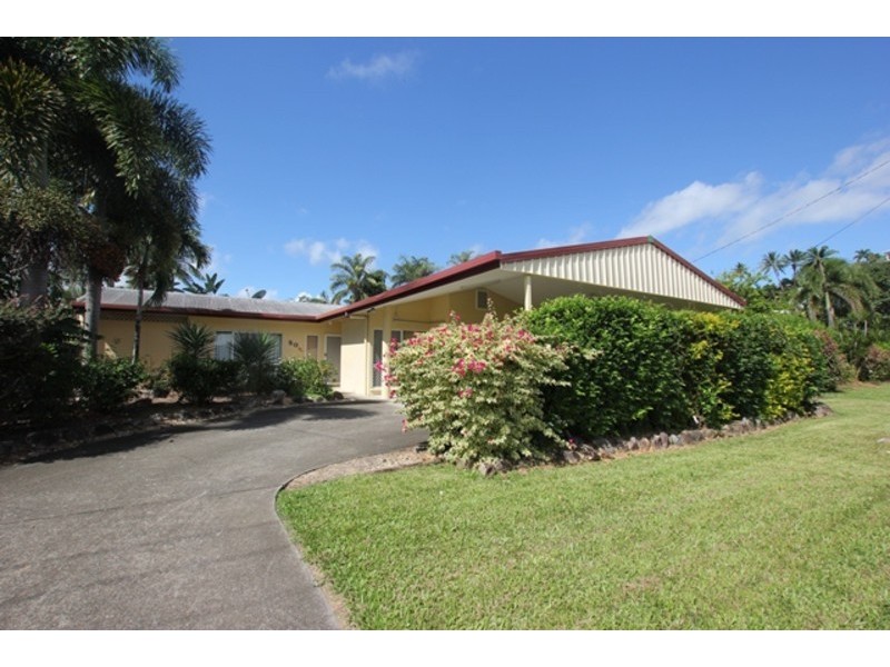 80 Callum, Mooroobool QLD 4870