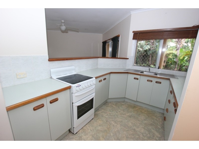 80 Callum, Mooroobool QLD 4870