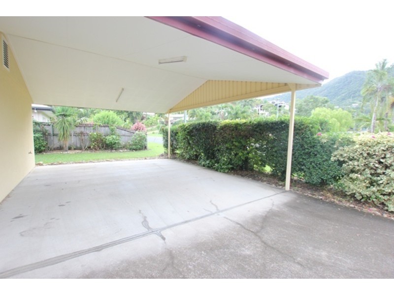 80 Callum, Mooroobool QLD 4870