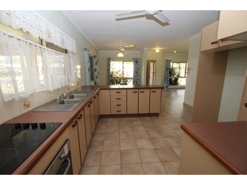 18 Lady Penryhn Close, Bentley Park QLD 4869