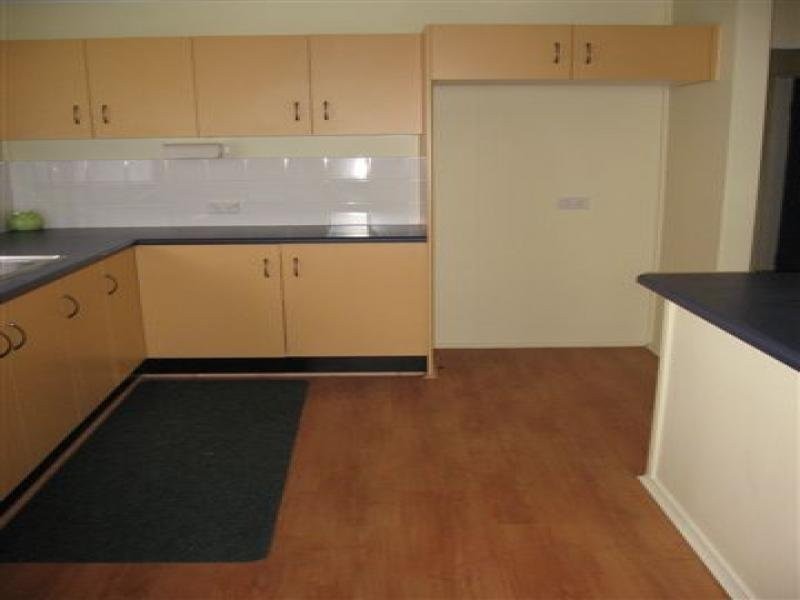 1 Witney Street, Manoora QLD 4870