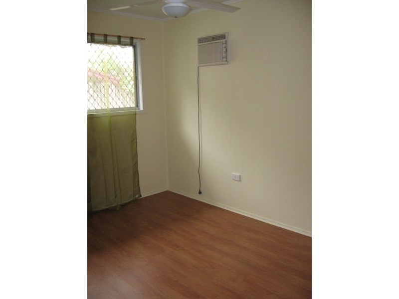 1 Witney Street, Manoora QLD 4870