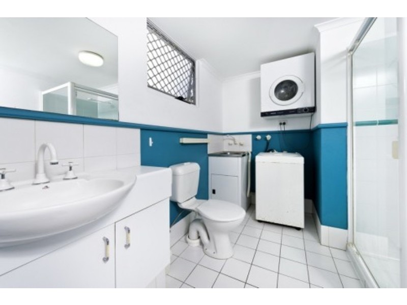 2/1-19 Poinciana Street, Holloways Beach QLD 4878