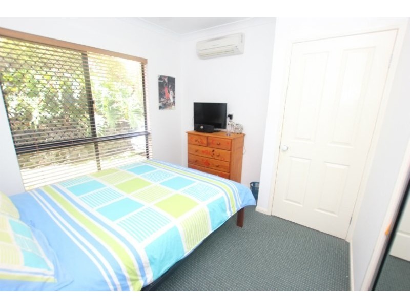 7 Eleanor Close, Mooroobool QLD 4870