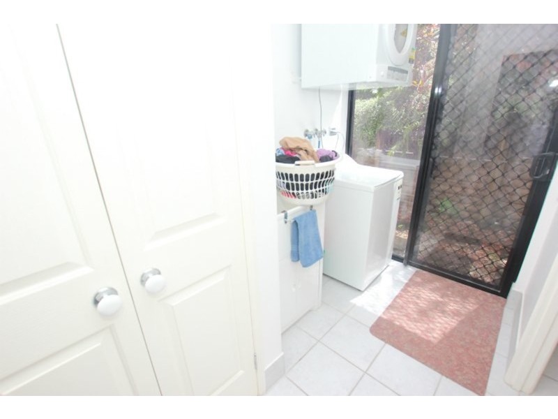 7 Eleanor Close, Mooroobool QLD 4870