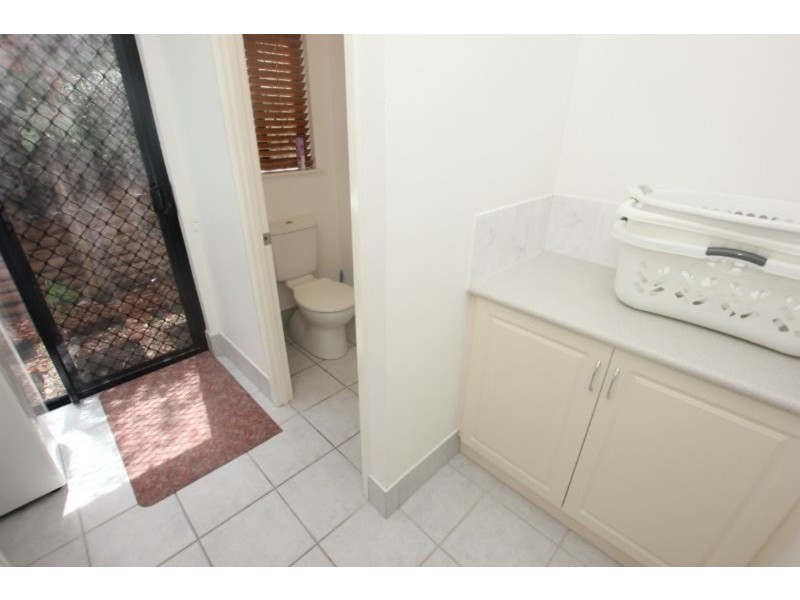 7 Eleanor Close, Mooroobool QLD 4870
