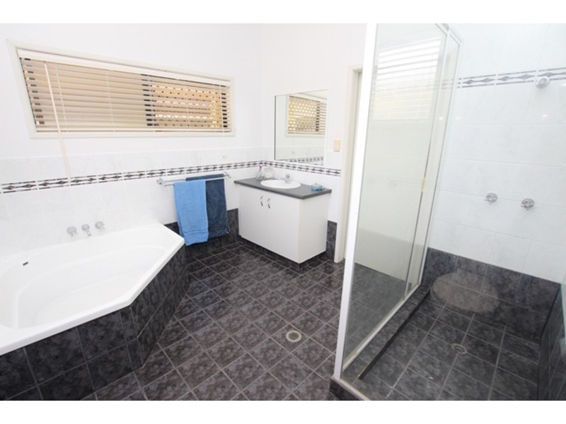 41 Hobson Drive, Brinsmead QLD 4870