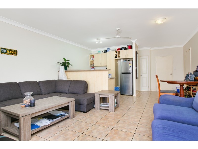 2/4-8 Pool Close, Woree QLD 4868