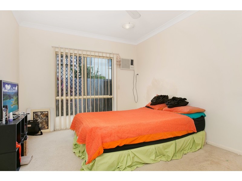 2/4-8 Pool Close, Woree QLD 4868