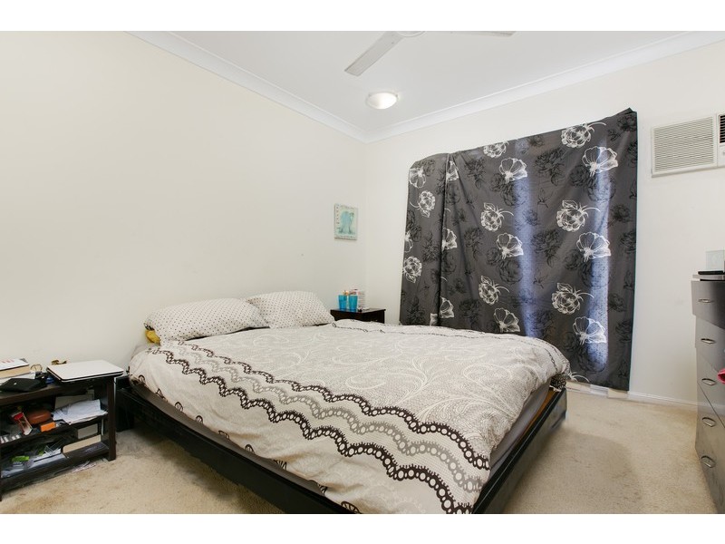 2/4-8 Pool Close, Woree QLD 4868