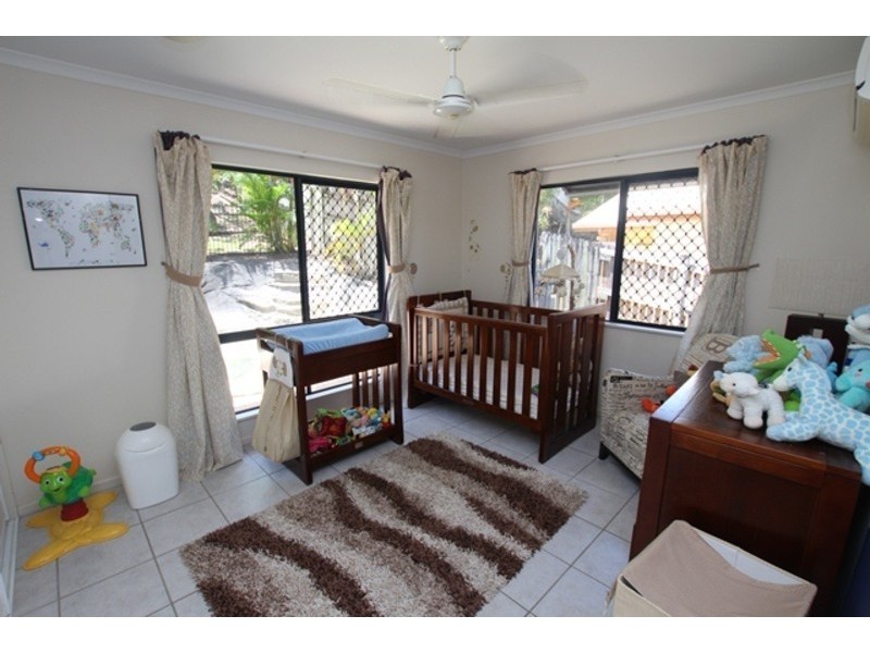 17 Barossa Close, Brinsmead QLD 4870