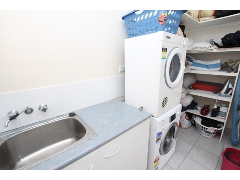 17 Barossa Close, Brinsmead QLD 4870