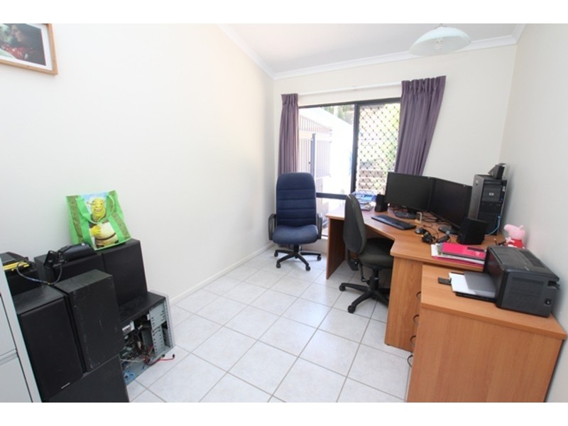 17 Barossa Close, Brinsmead QLD 4870