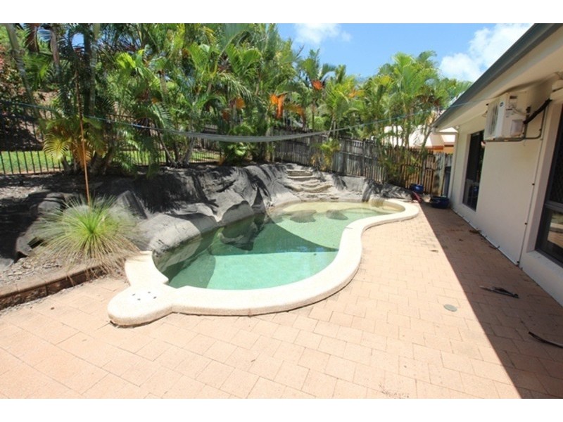 17 Barossa Close, Brinsmead QLD 4870