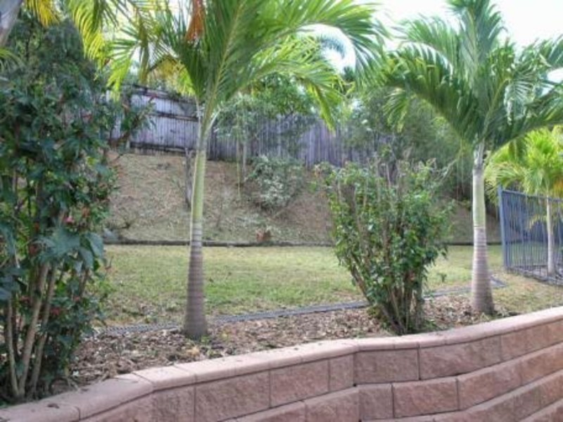 17 Barossa Close, Brinsmead QLD 4870