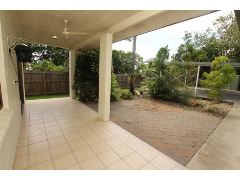 1 Prescott Street, Whitfield QLD 4870