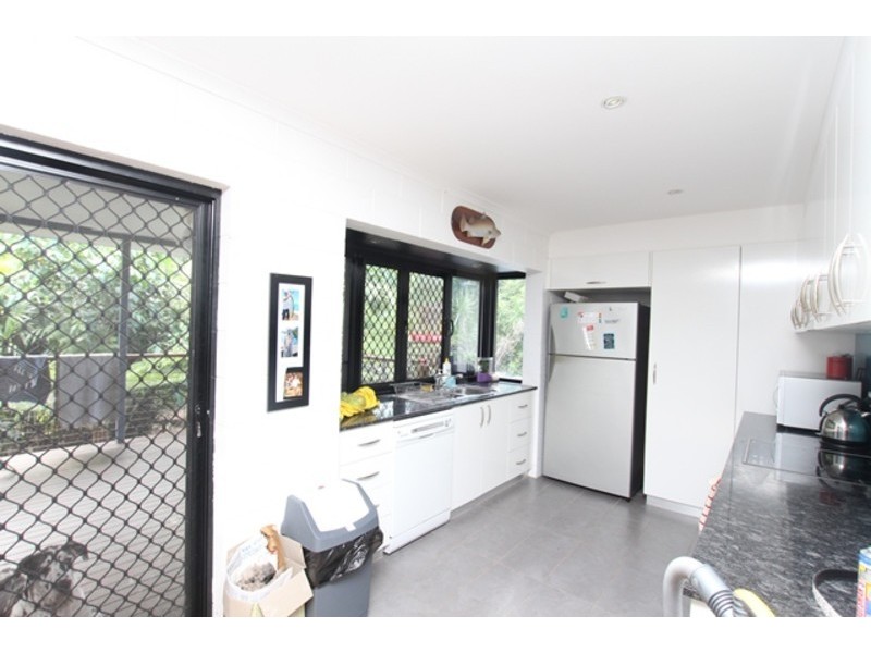 11 Vista Street, Bayview Heights QLD 4868