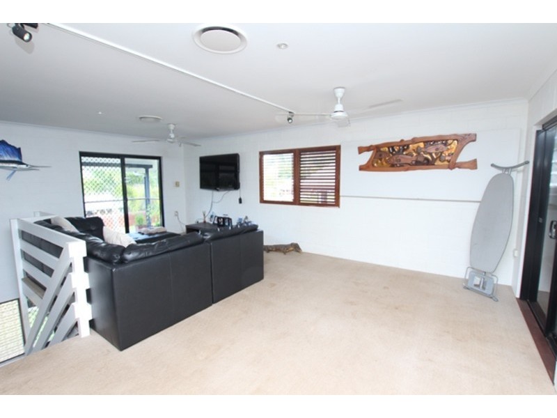 11 Vista Street, Bayview Heights QLD 4868