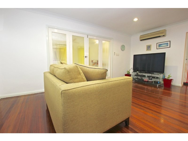 282 McCoombe Street, Westcourt QLD 4870