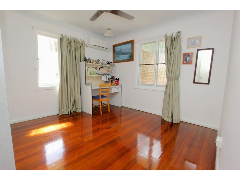 282 McCoombe Street, Westcourt QLD 4870