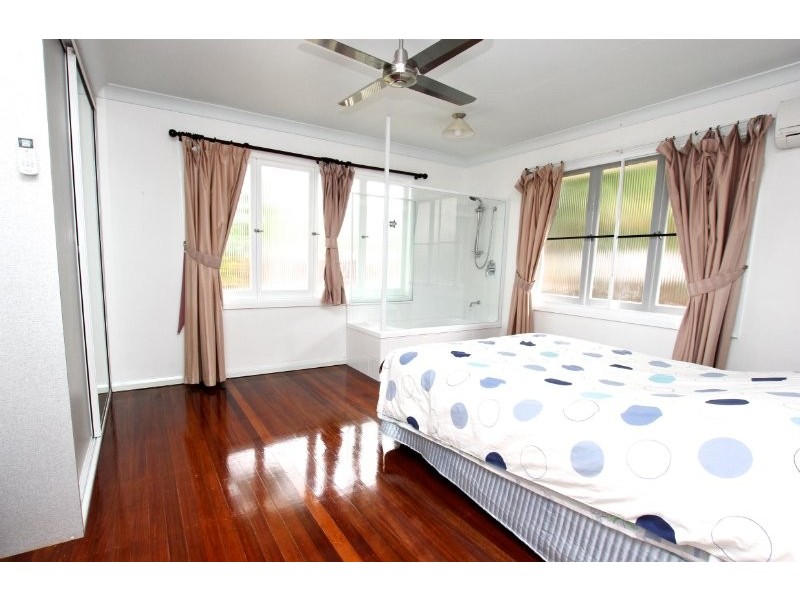 282 McCoombe Street, Westcourt QLD 4870