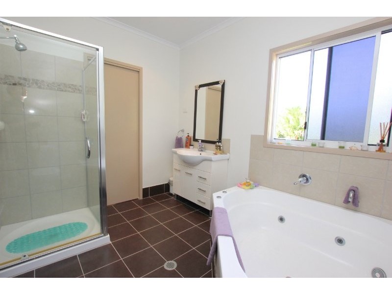 24 Dungarvan Drive, Brinsmead QLD 4870