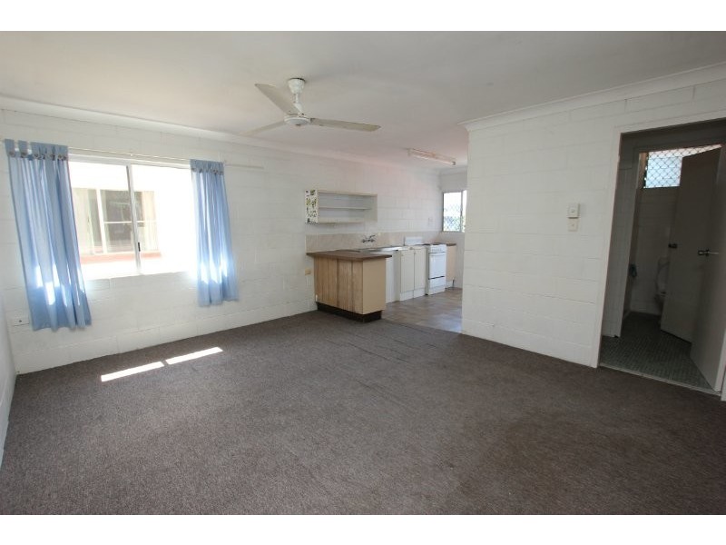 18 Curtin Street, Westcourt QLD 4870