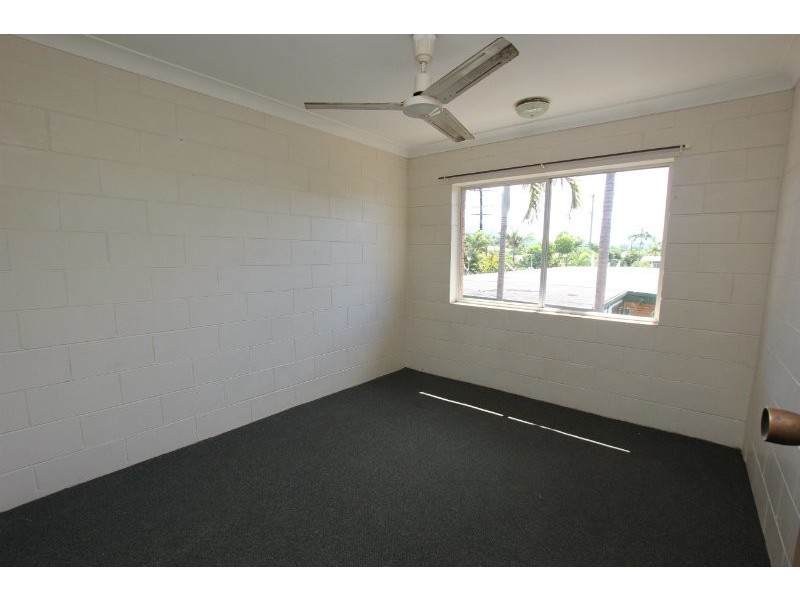 18 Curtin Street, Westcourt QLD 4870