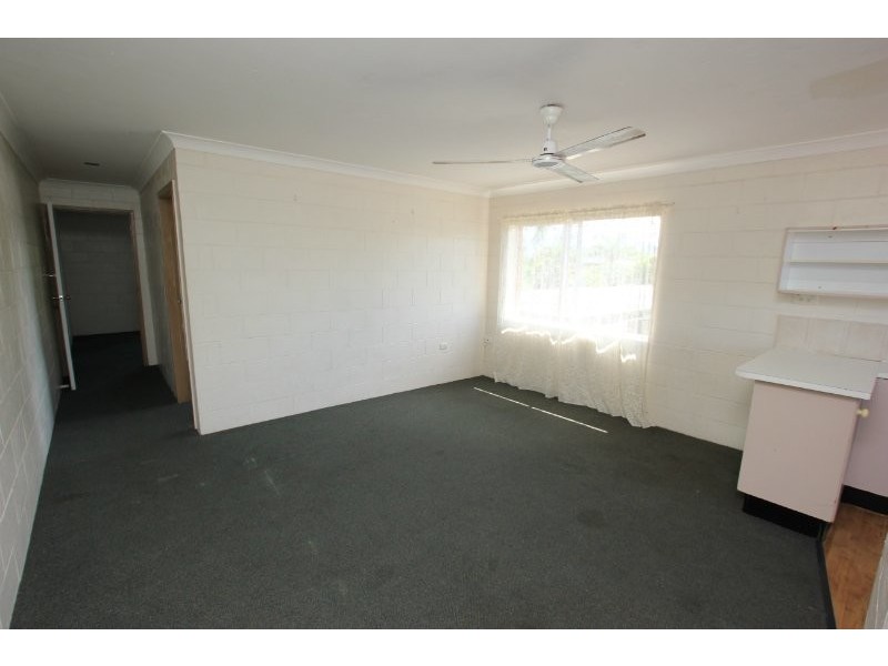 18 Curtin Street, Westcourt QLD 4870