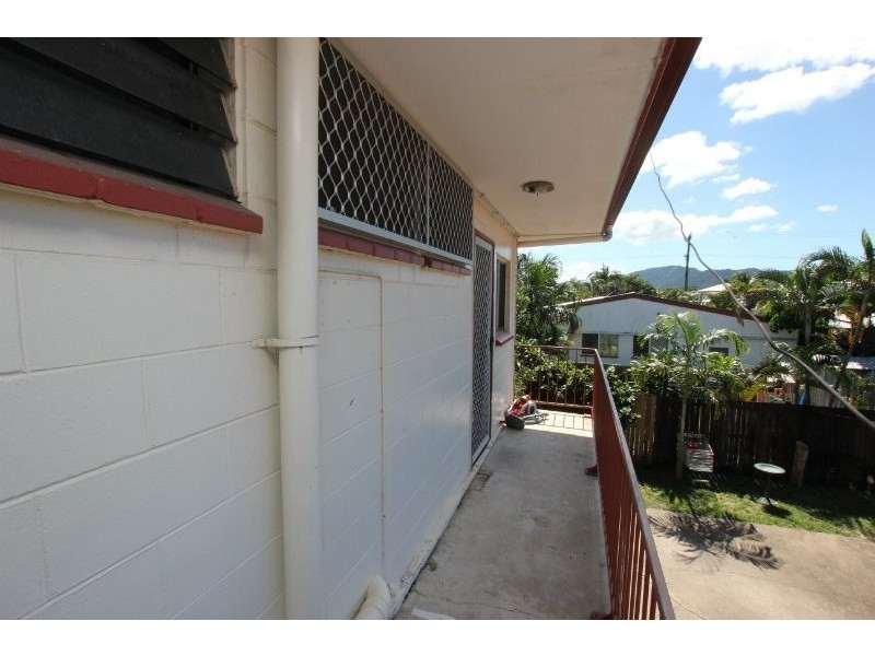 18 Curtin Street, Westcourt QLD 4870