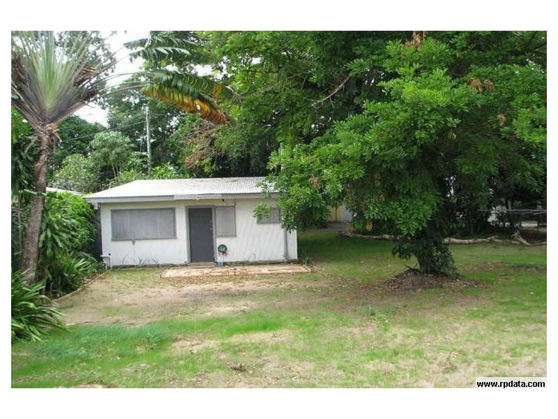 37 Hibiscus Lane, Holloways Beach QLD 4878