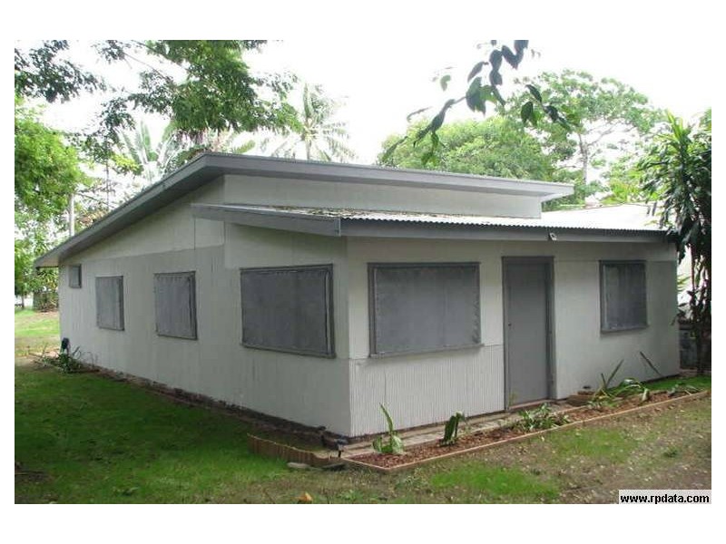 37 Hibiscus Lane, Holloways Beach QLD 4878