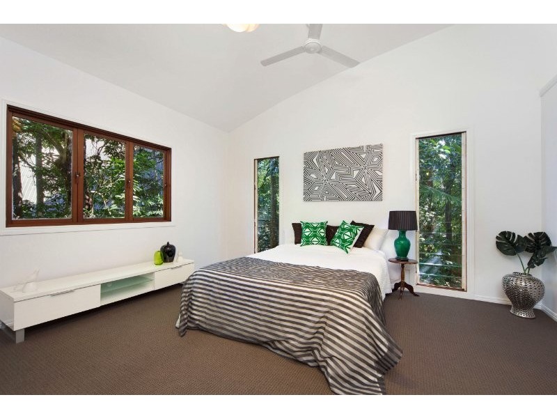 2 Raintree Place, Edge Hill QLD 4870