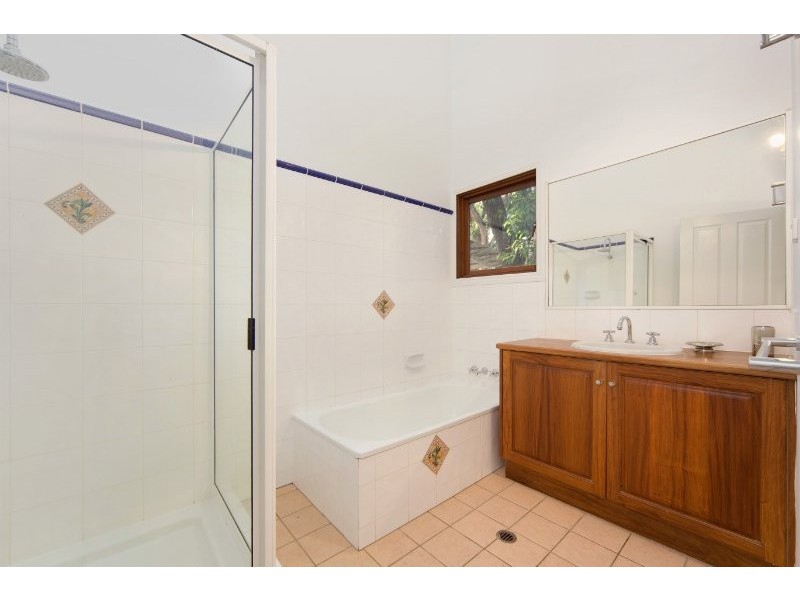 2 Raintree Place, Edge Hill QLD 4870