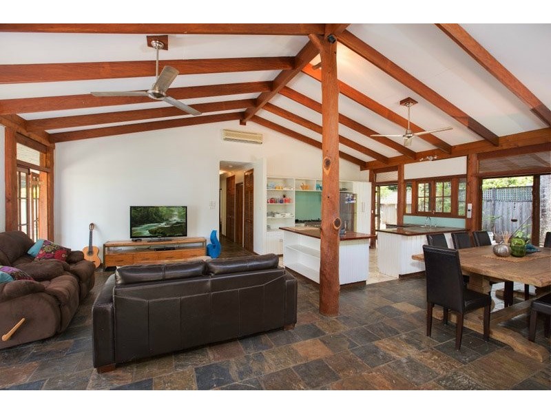 5 Cantal, Smithfield QLD 4878