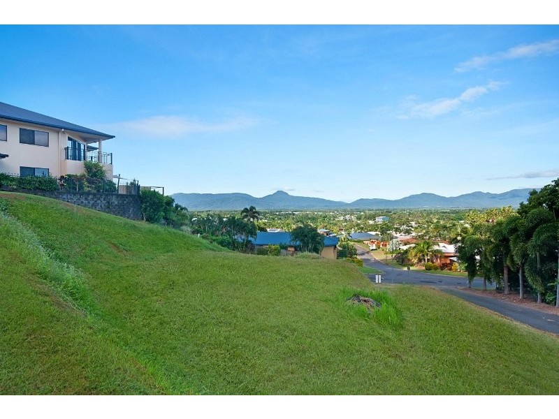 11 Senate Street, Bentley Park QLD 4869