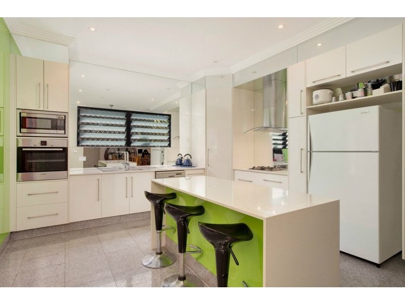 25 Collinson Street, Westcourt QLD 4870