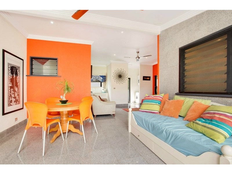 25 Collinson Street, Westcourt QLD 4870